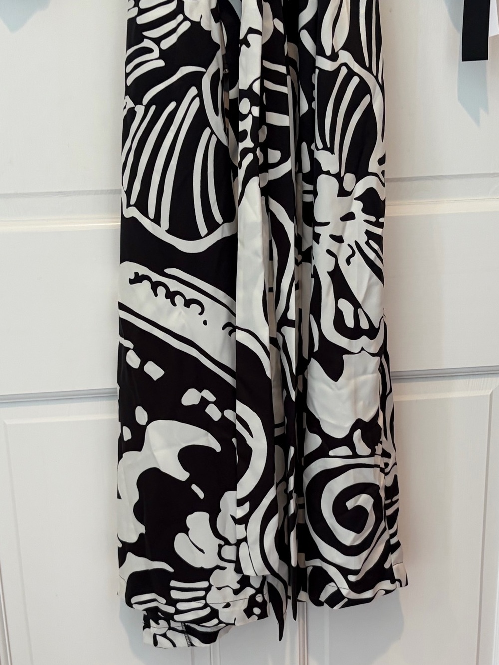 NWT Natori Tuvala Robe With Border Black and White Floral Wrap - Picture 8 of 12